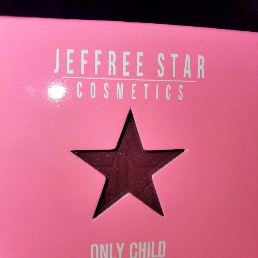 Only child single pan eyeshadow